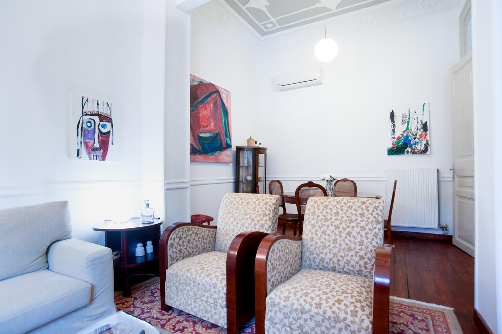 Neoclassical House At Metro Station Attiki เอเธนส์ ภายนอก รูปภาพ